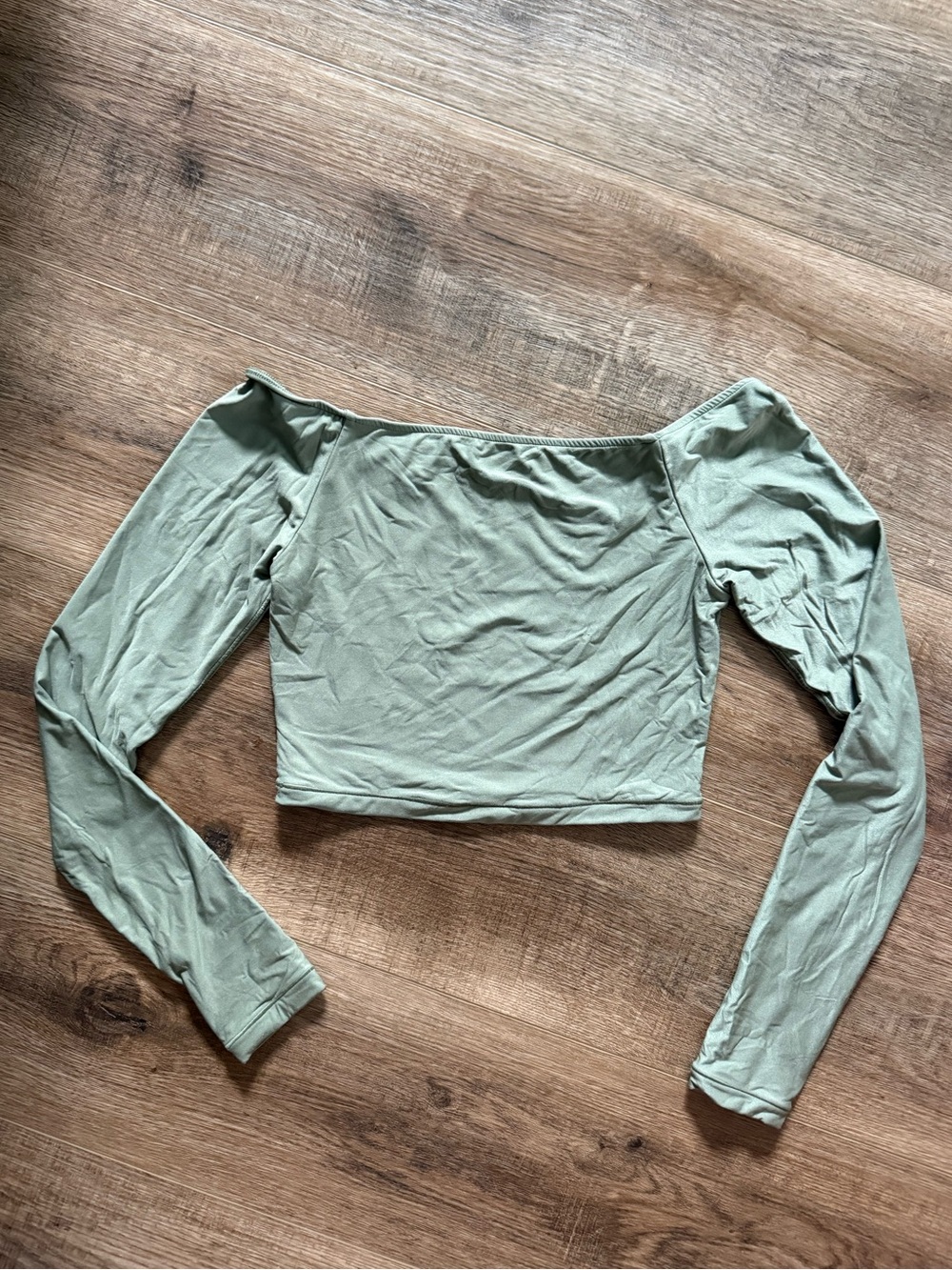 Aerie Smoothez green off the shoulder long sleeve crop top